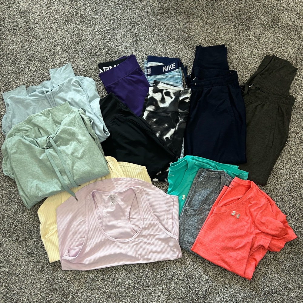 HUGE women’s activewear size M